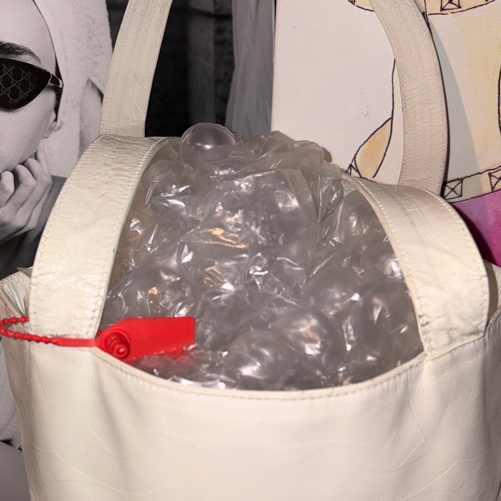 Chanel leather White Women's Tote Bag - Picture 9 of 16